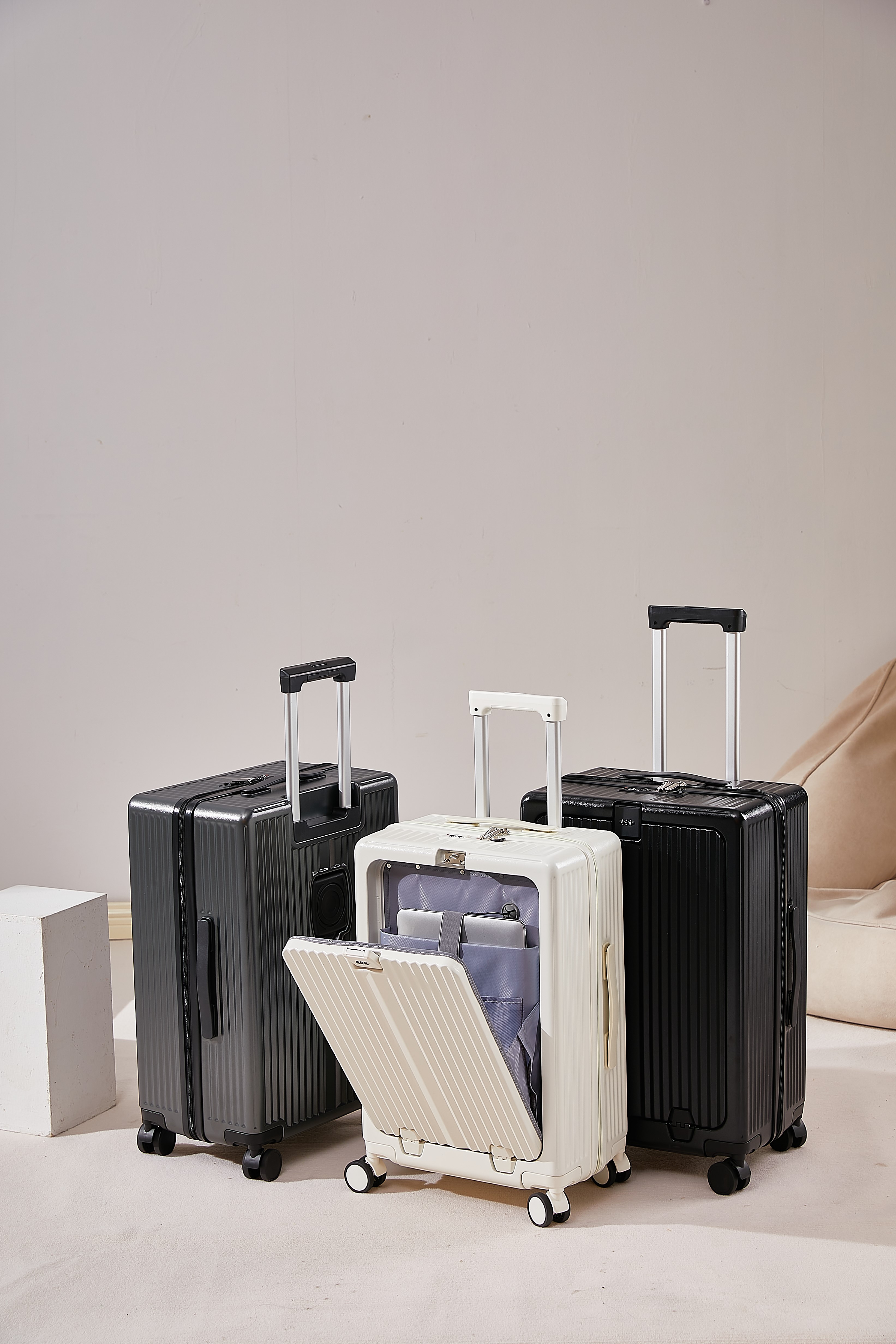 4 tacair bagáiste PCS PCS valise le póca ríomhaire glúine tosaigh le haghaidh turas gnó