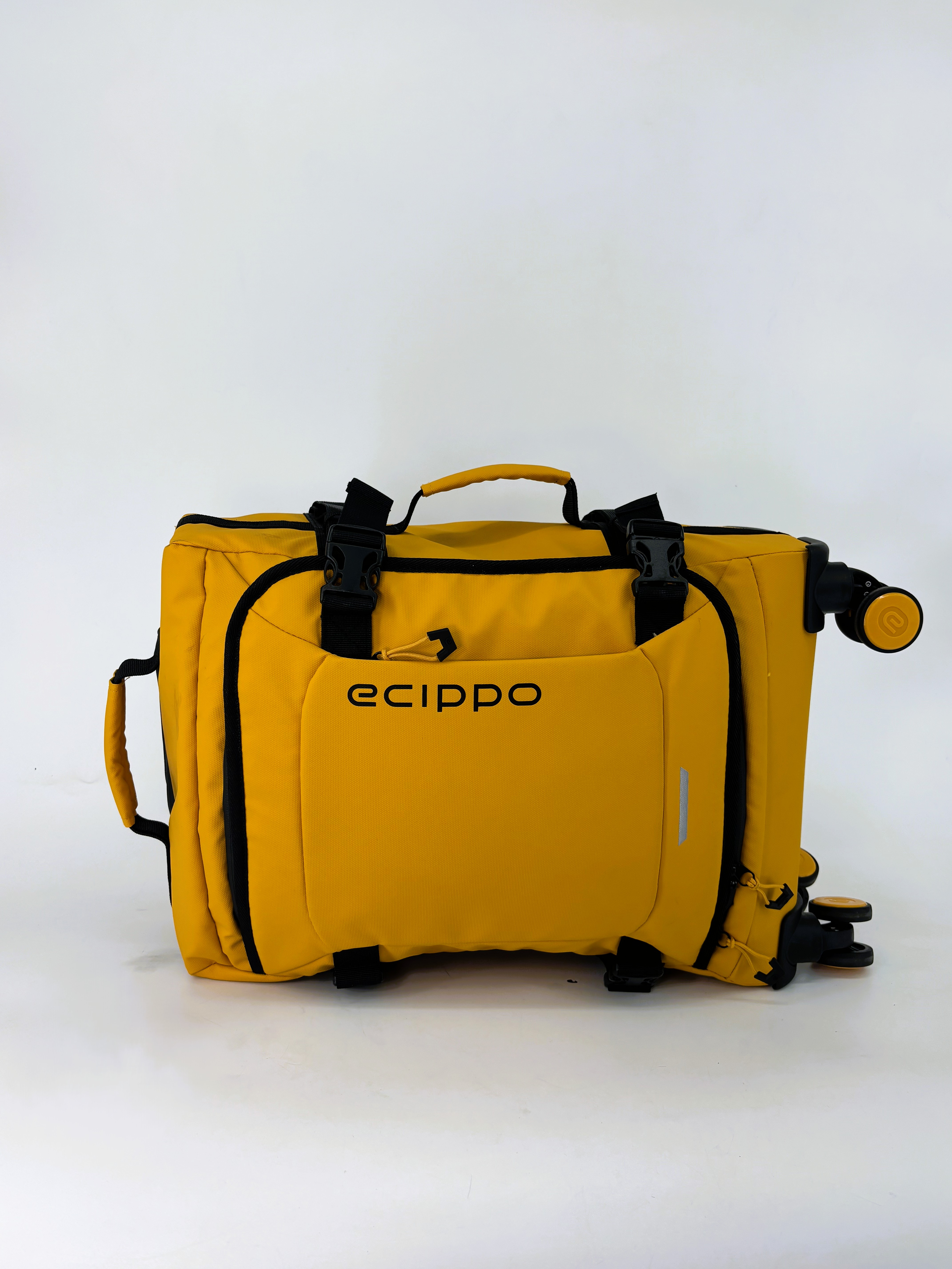An fearr leat suitcases crua nó suitcases bog?